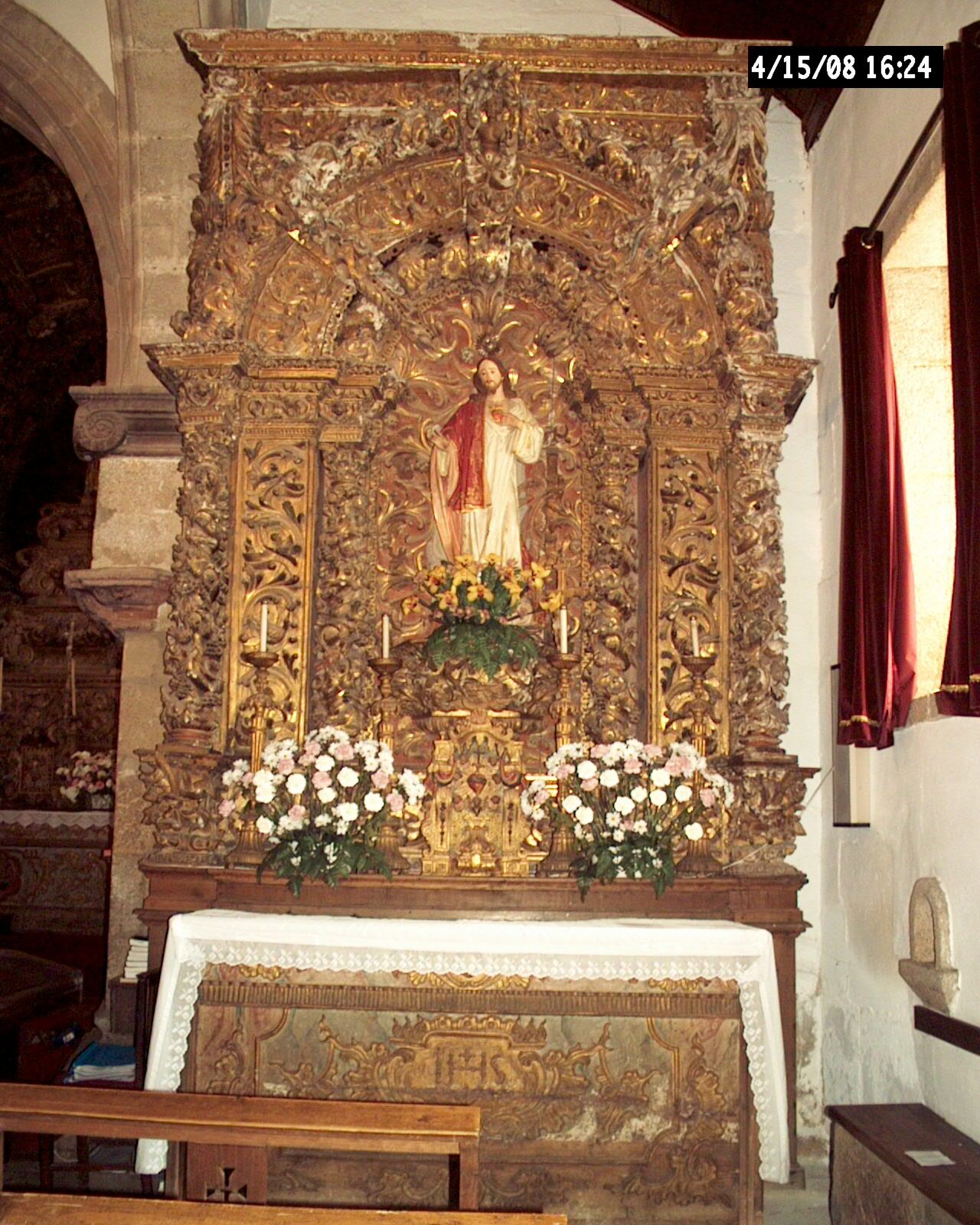 Retábulos colaterais — antes